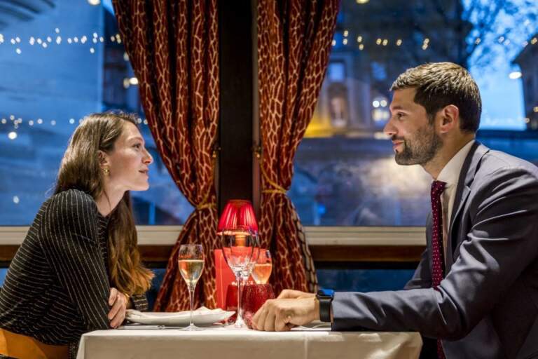 Cruceros en París con cena y mesa privada